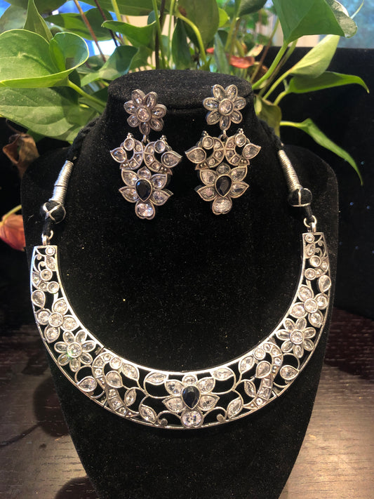 Silver replica neckpiece with earring