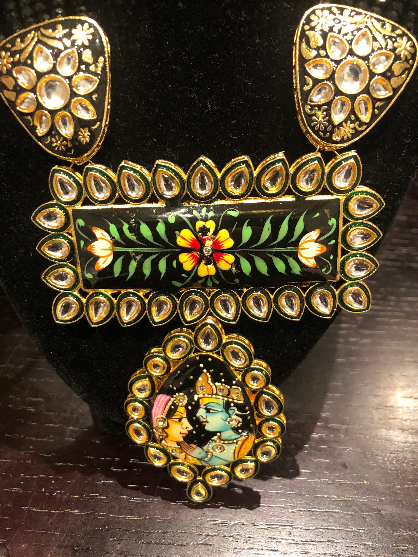 Antique neckpiece with earring