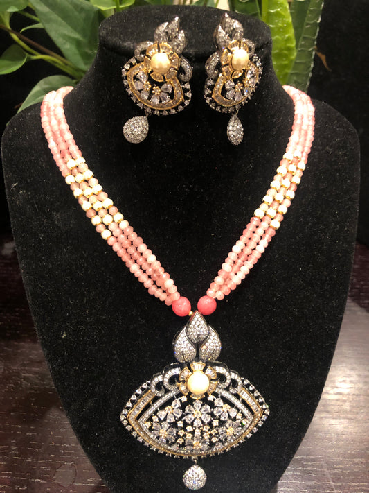 Beads neckpiece with earring